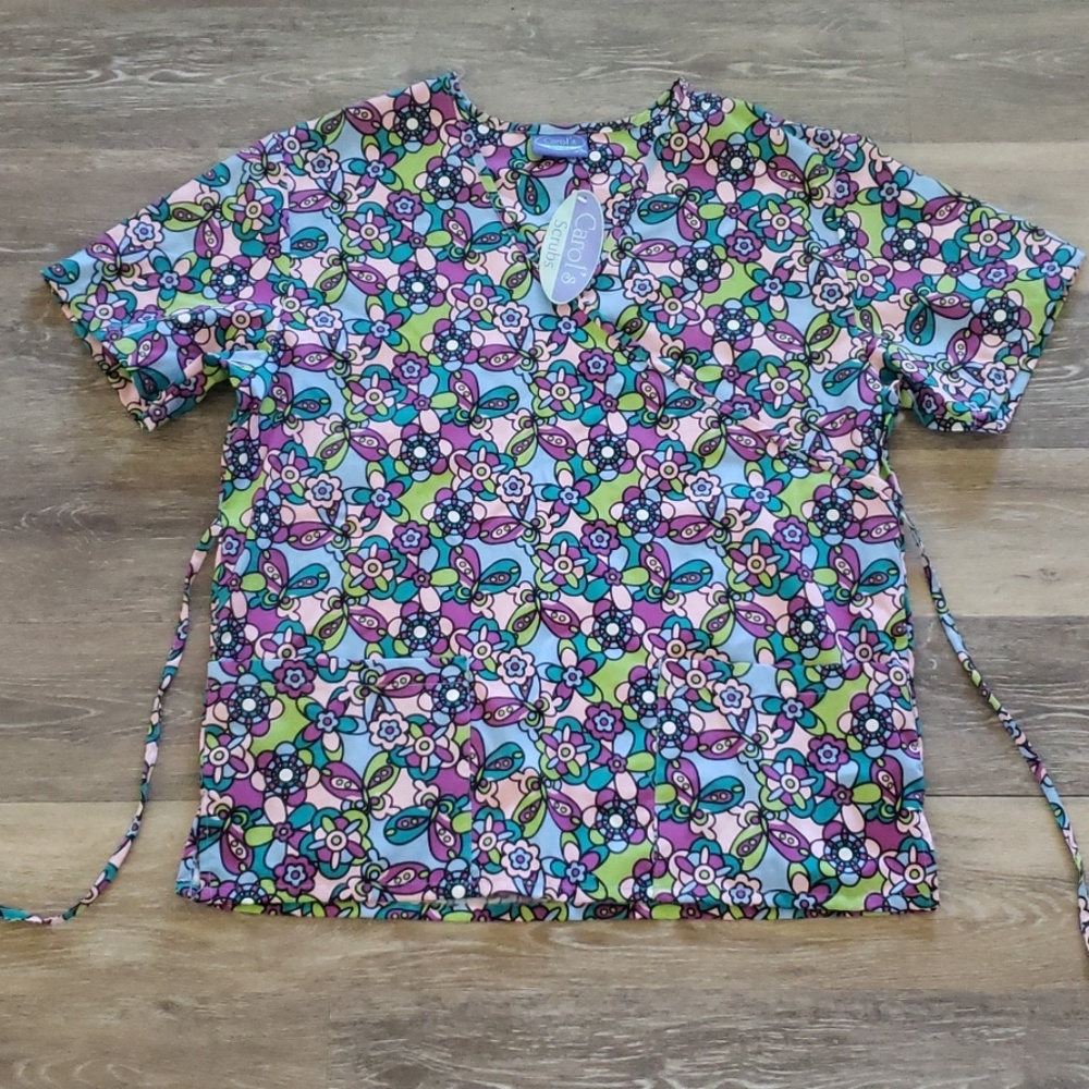 BNWT Carol's Scrub Top M (8-10)